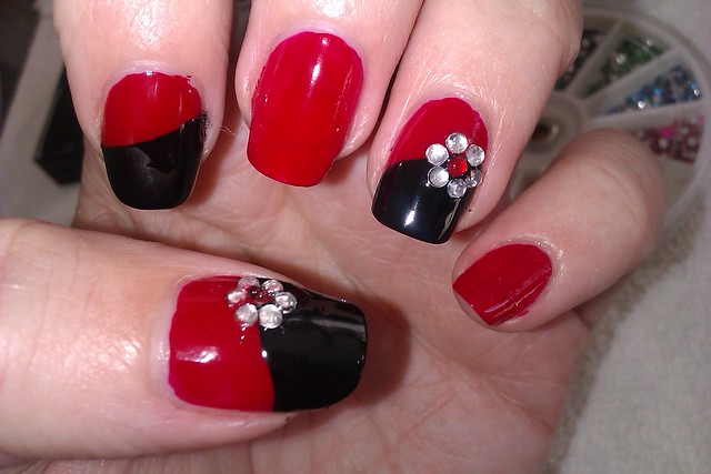 Simple DIY Nail Art Designs: Easy Red and Black Nail Design with ...