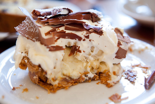 Inside the banana chocolate cream pie