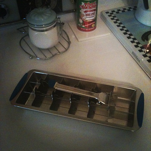 New stainless steel ice cube tray