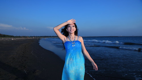 無料写真素材|人物|女性アジア|人物海|ワンピース・ドレス|台湾人