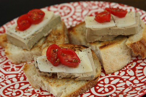 Truffle Mouse on Toasted Bread with Tomato and Spanish Cheese