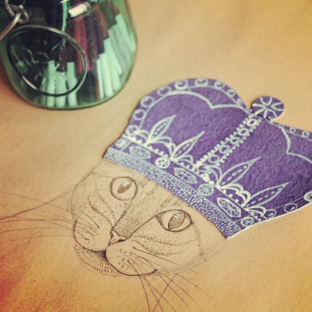 I should be packing instead of drawing royal kitties...but I can't help it. It's @cozymemories fault ;-)