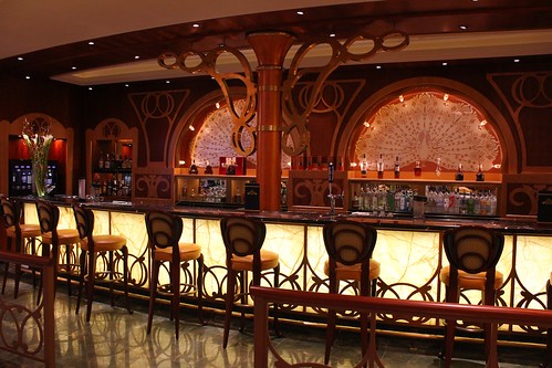 Disney Fantasy Atrium bar