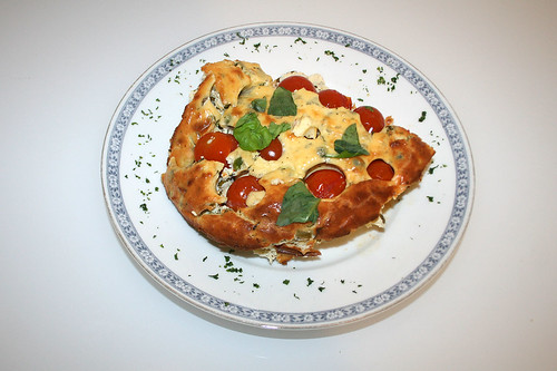 33 - Ricotta-Tomatenauflauf mit Ziegenfrischkäse / Ricotta tomato casserole with goat cream cheese - serviert