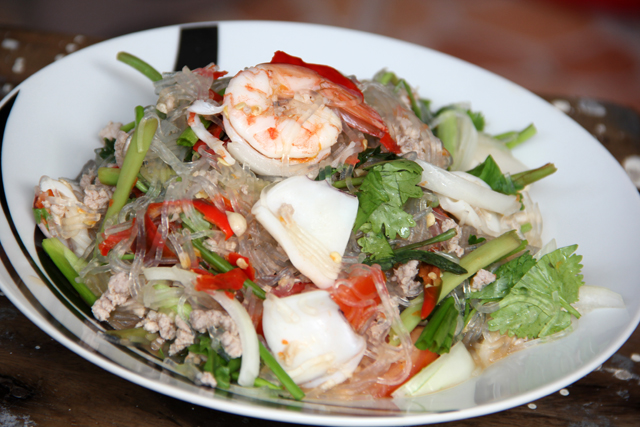 Yam Woon Sen (Mungbean Noodle Salad) ยำวุ้นเส้น