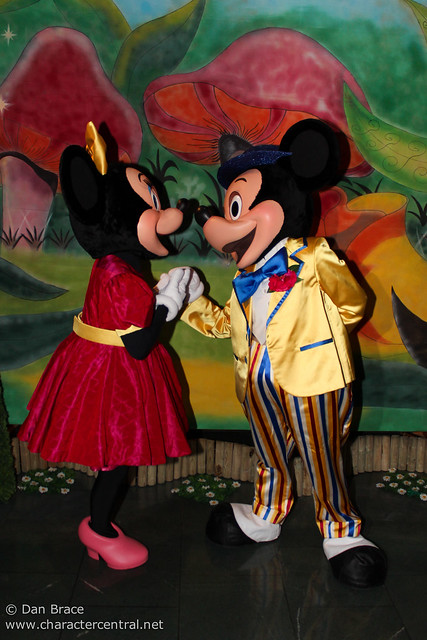 Meeting Easter Mickey and Minnie Mouse