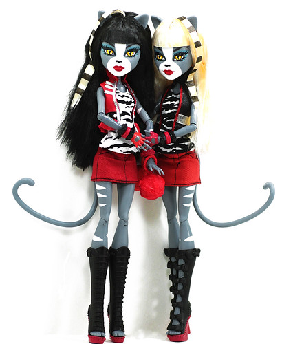 Sisters by DollsinDystopia