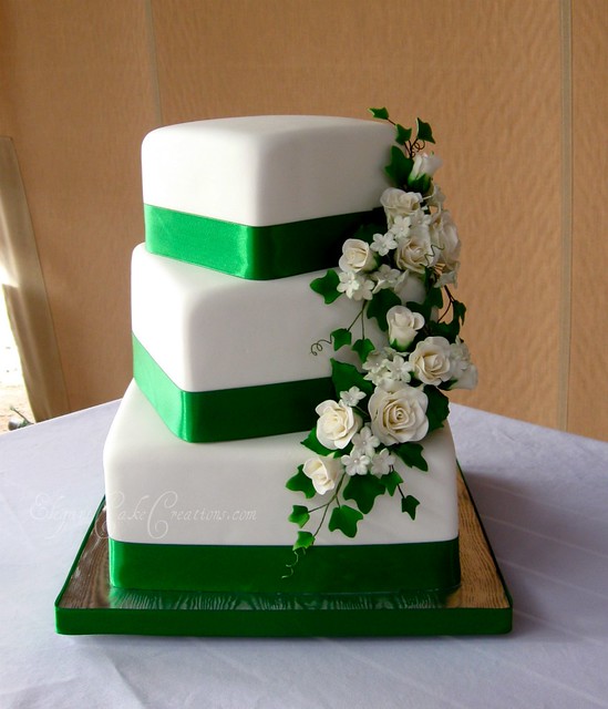 St Patricks Day Wedding I'm trying to catch up on posting my cakes