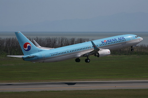 Korean Air HL8221