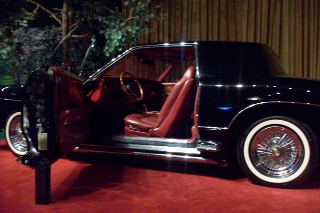 Elvis Cars Museum