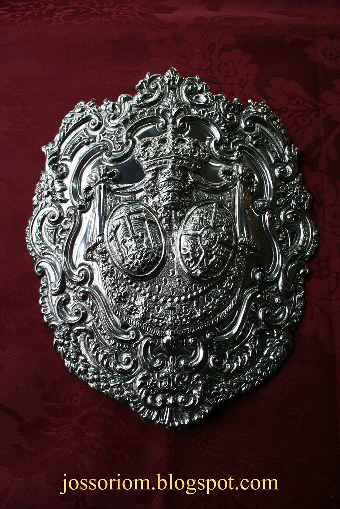 Medallón de pertiguero para la Hermandad de Montserrat de Sevilla 2