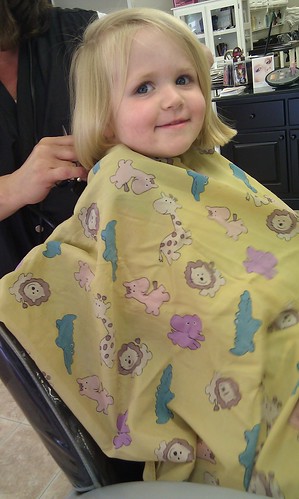 Anna showing C how fun a haircut is! by sweet mondays