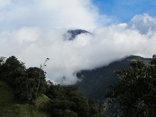 Baños: le sommet du volcan Tungurahua daigne enfin se découvrir. Yes ! ;)