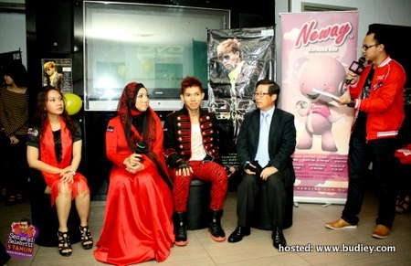 Karen Tan, Norazniza Idris, Dior dan Mr Yoo menjadi panel sidang media majlis pelancaran ini dan dihoskan oleh Zuan Melodi