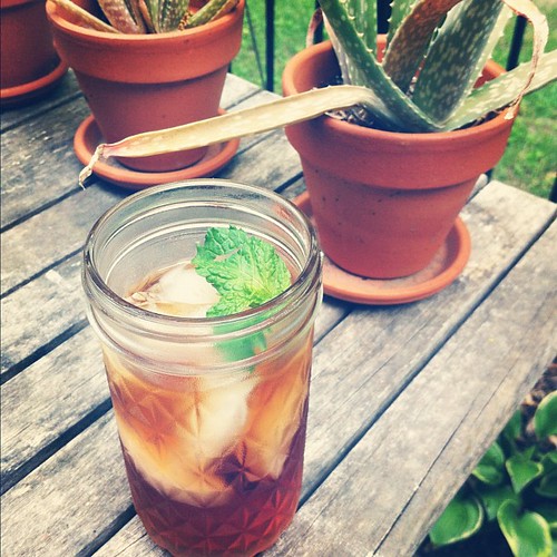 Sweet tea with mint in a mason jar #summer