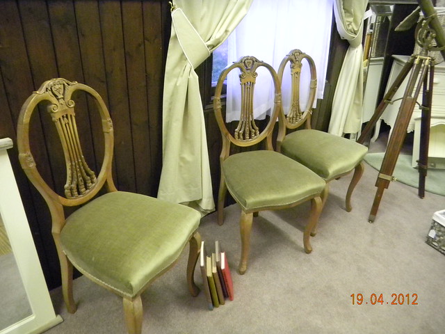 velvet dining room chairs on Antique Dining Room Chairs In Green Velvet  4    Flickr   Photo