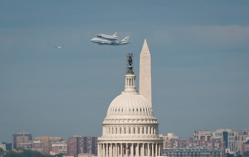 Space Shuttle Discovery DC Fly-Over (201204170045HQ)