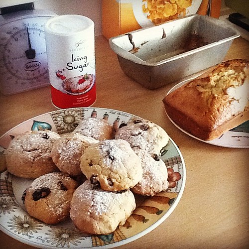 Scones and a plumcake