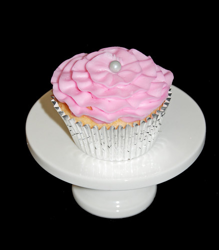 pink ruffle cupcake with silver pearl center - single cupcake stand
