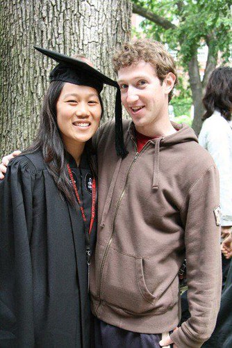 Priscilla Chan saat lulus kuliah jurusan biologi di Harvard University