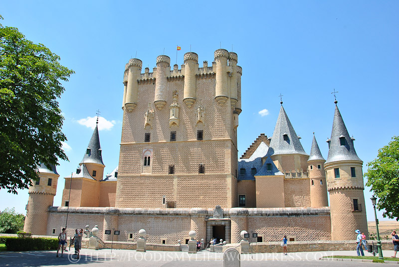 12 Entrance to Alcázar of Segovia