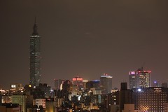 2012年，台北101等信義區大樓響應地球一小時(荒野保護協會提供)