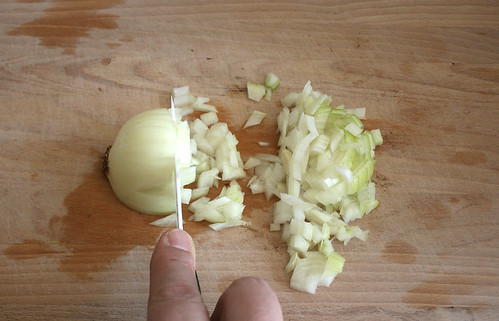 15 - Zwiebel würfeln / Dice onions