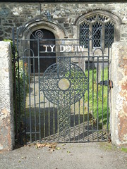 Eglwys Sant Gwynhoedl, Llangwnnadl, Medi 2012