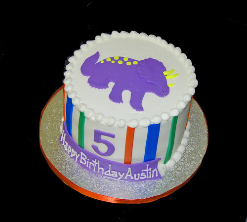5th birthday dinosaur cake - triceratops