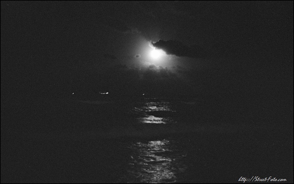 Full moon fever at Ocean drive