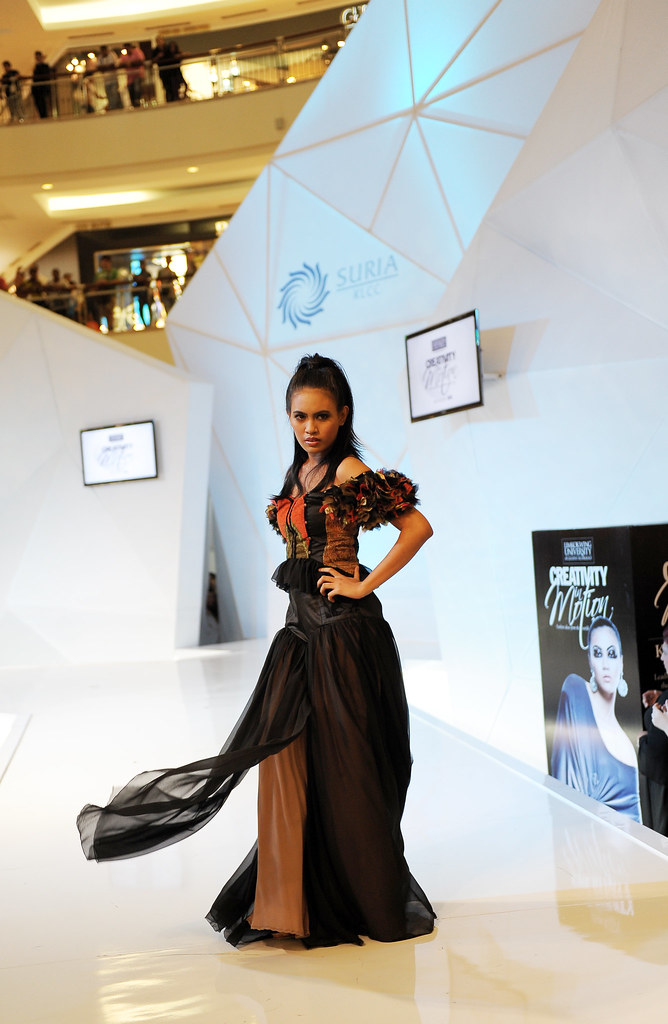 Gothic inspired dress by Shahnar of Iran worn by Arina from Malaysia during the Creativity in Motion fashion show in KLCC.JPG