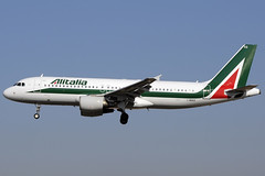 Alitalia A320-214 I-BIKD BCN 26/02/2012