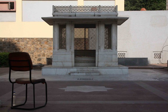 City Monument – Mirza Ghalib’s Tomb, Nizamuddin Basti