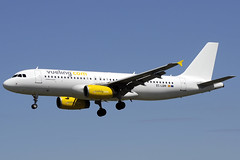 Vueling A320-232 EC-LQM BCN 24/04/2012