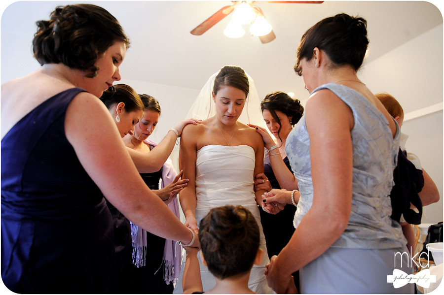 A family prayer with the Bride