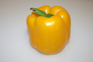 02 - Zutat gelbe Paprika / Ingredient yellow bell pepper