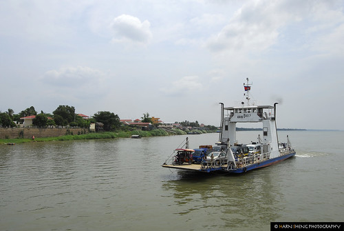 Neak Loeung Ferry
