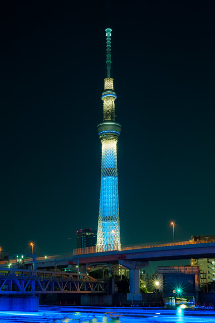 tokyo SkyTree is lightup with "東京ホタル"