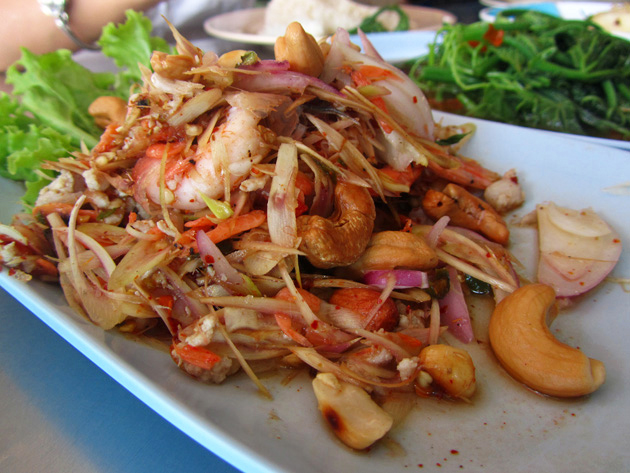 Yam Takrai Goong Sot (Shrimp Lemongrass Salad) ยำตะไคร้กุ้งสด