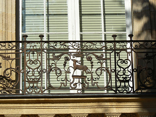 balcons hôtel de Caumont.jpg