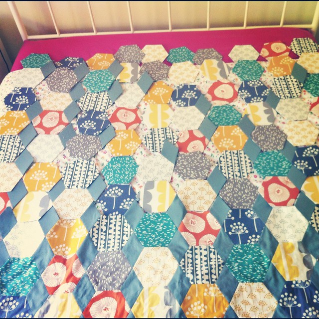 Planning the last bits of the Lotta Hexies quilt