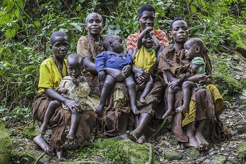 Ältesten der traditionellen Batwa Pygmäen aus den Bwindi 