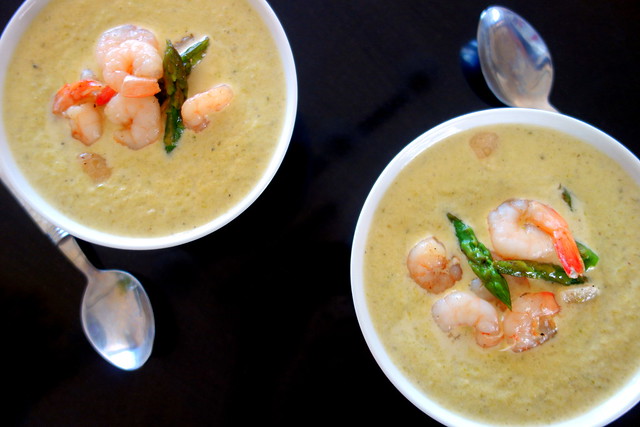 Aspargus soup with shrimps
