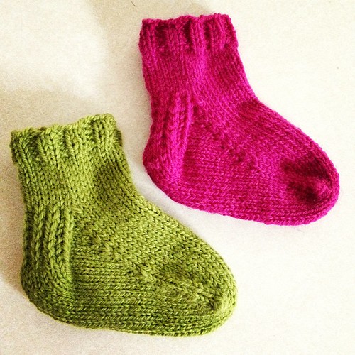 Finished the toe up TAAT sample socks. Now I just need to find a two year old without any color sense :) #knitting #sock