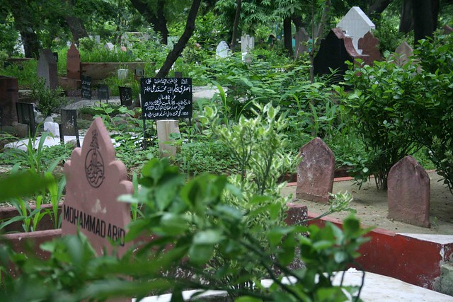 City Reading – The Delhi Proustians XXVII, ITO Graveyard