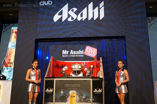 Mr Asahi, the world's first robotic bartender-002