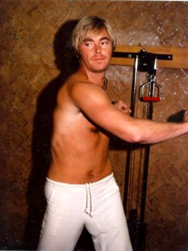 Dennis Cole, TV actor 1970s - working out by LuV MoVIES