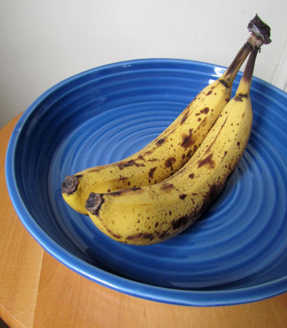 Healthier Banana Bread Recipe (with coconut oil and less sugar) | Mama
