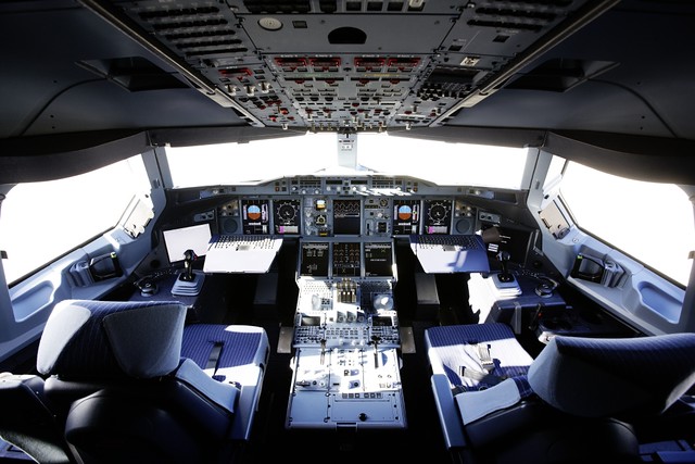 A380_Cockpit_9939