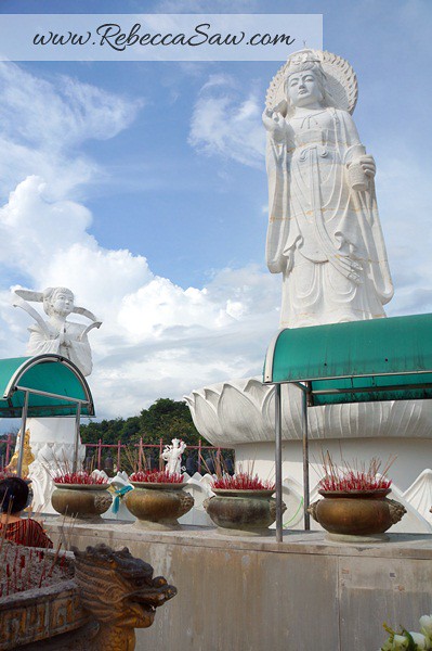 songkhla thailand - hat yai - kuan yin statue-003